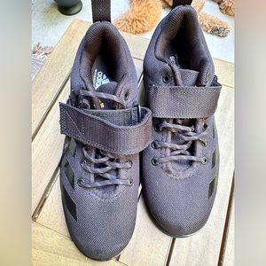 Adidas powerlift shoes